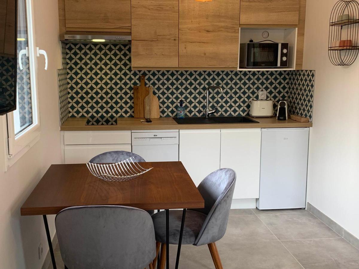 הוילה קוקורון Le Cabanon De Livia Avec Piscine Privee מראה חיצוני תמונה