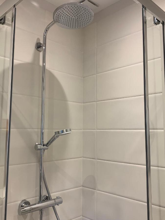 הוילה קוקורון Le Cabanon De Livia Avec Piscine Privee מראה חיצוני תמונה