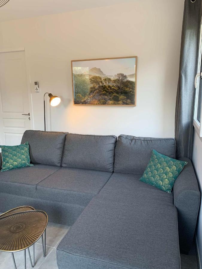 הוילה קוקורון Le Cabanon De Livia Avec Piscine Privee מראה חיצוני תמונה
