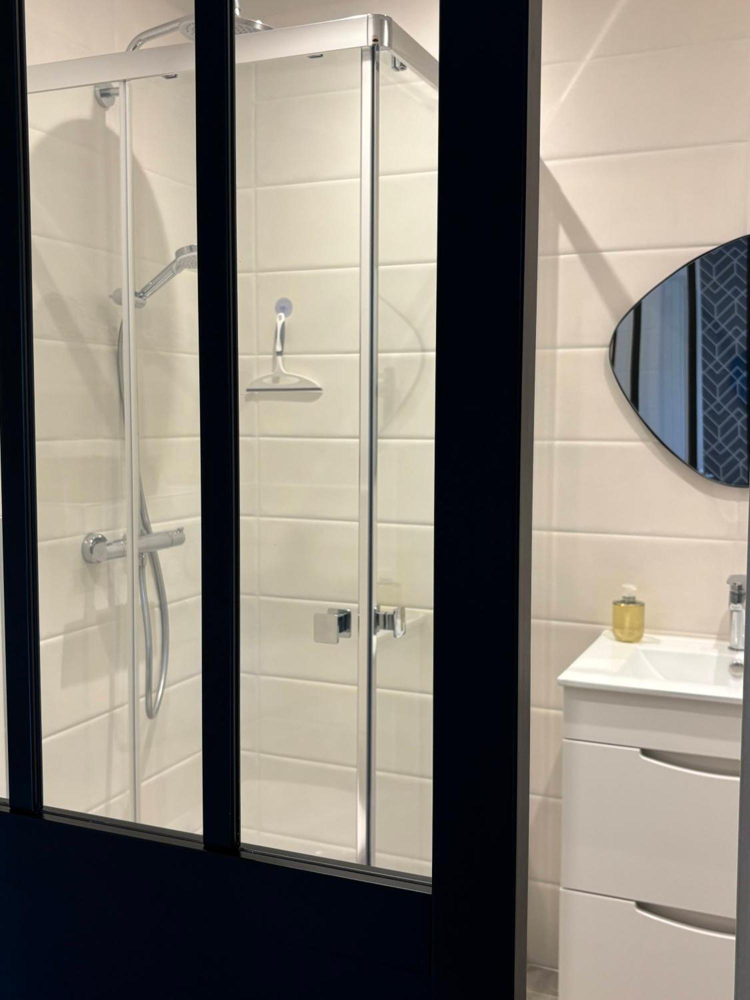הוילה קוקורון Le Cabanon De Livia Avec Piscine Privee מראה חיצוני תמונה
